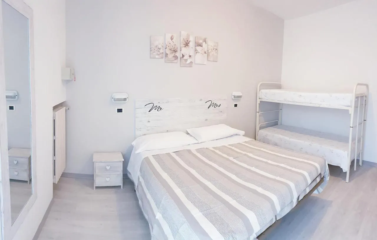 Hotel Arianna Rimini 2*,
